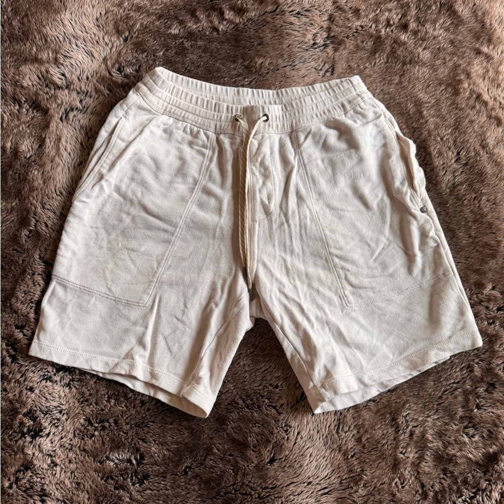 Vuori Cream Men's Shorts